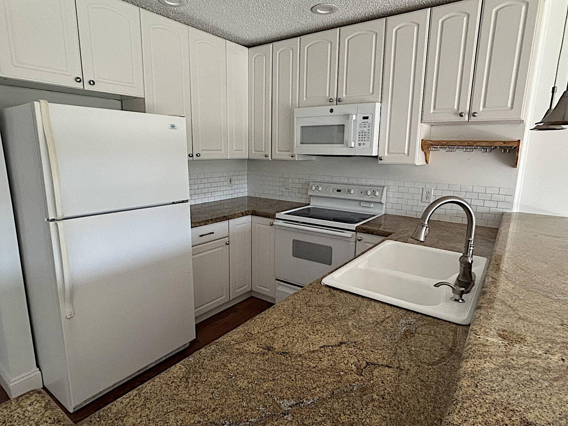 342 Southwind Drive, #203, North Palm Beach, FL 33408 Kitchen