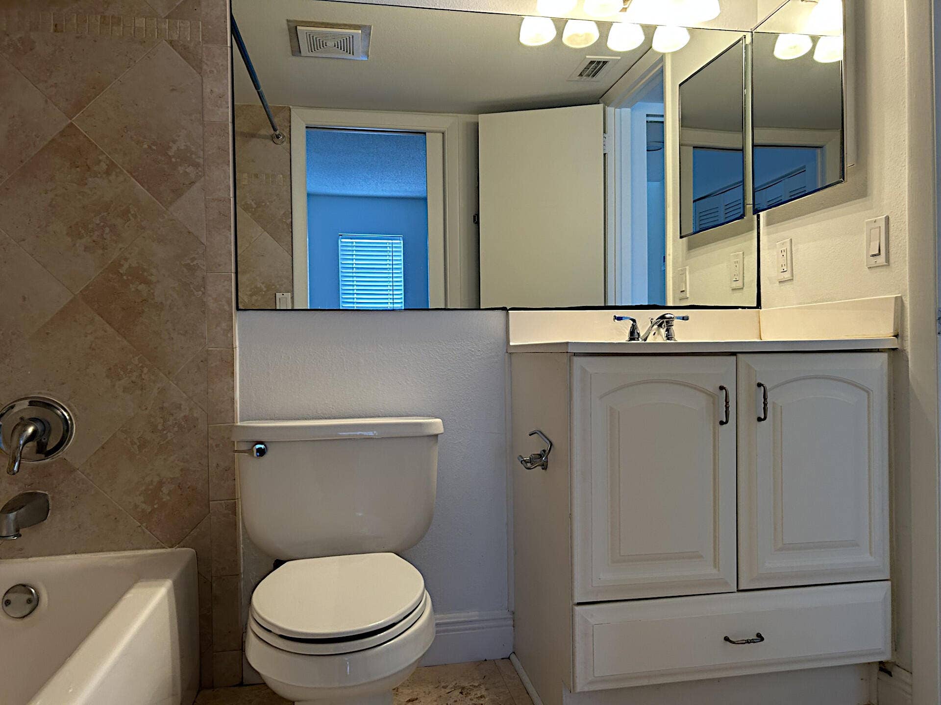 342 Southwind Drive, #203, North Palm Beach, FL 33408 Bathroom1