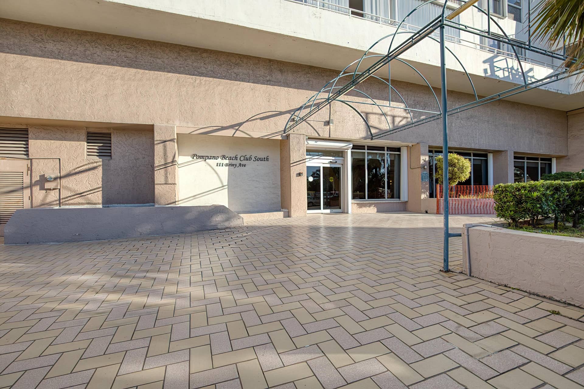 111 Briny Avenue, #27-12, Pompano Beach, FL 33062 entrance