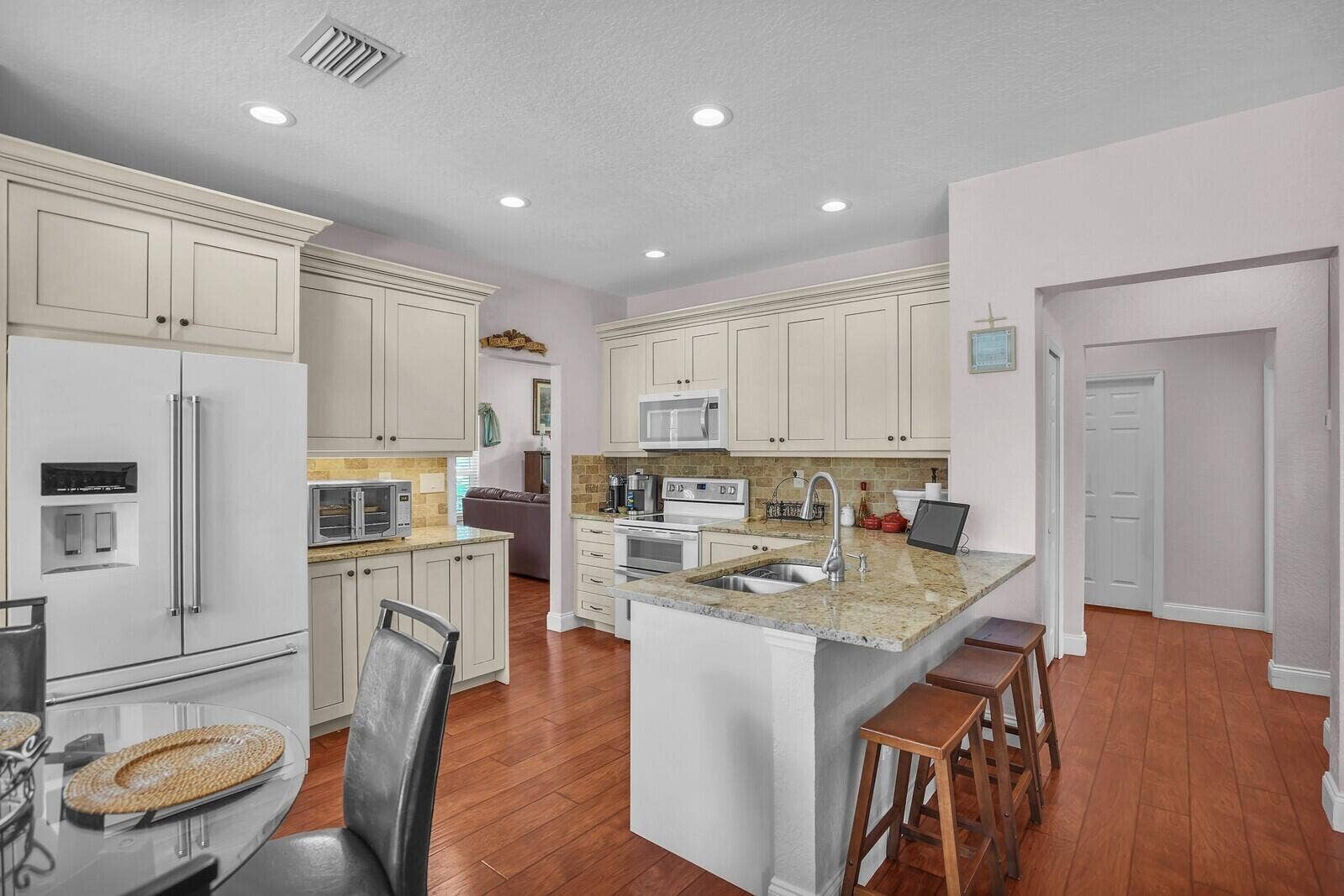317 E Garden Cove Circle, Davie, FL 33325 B26066749