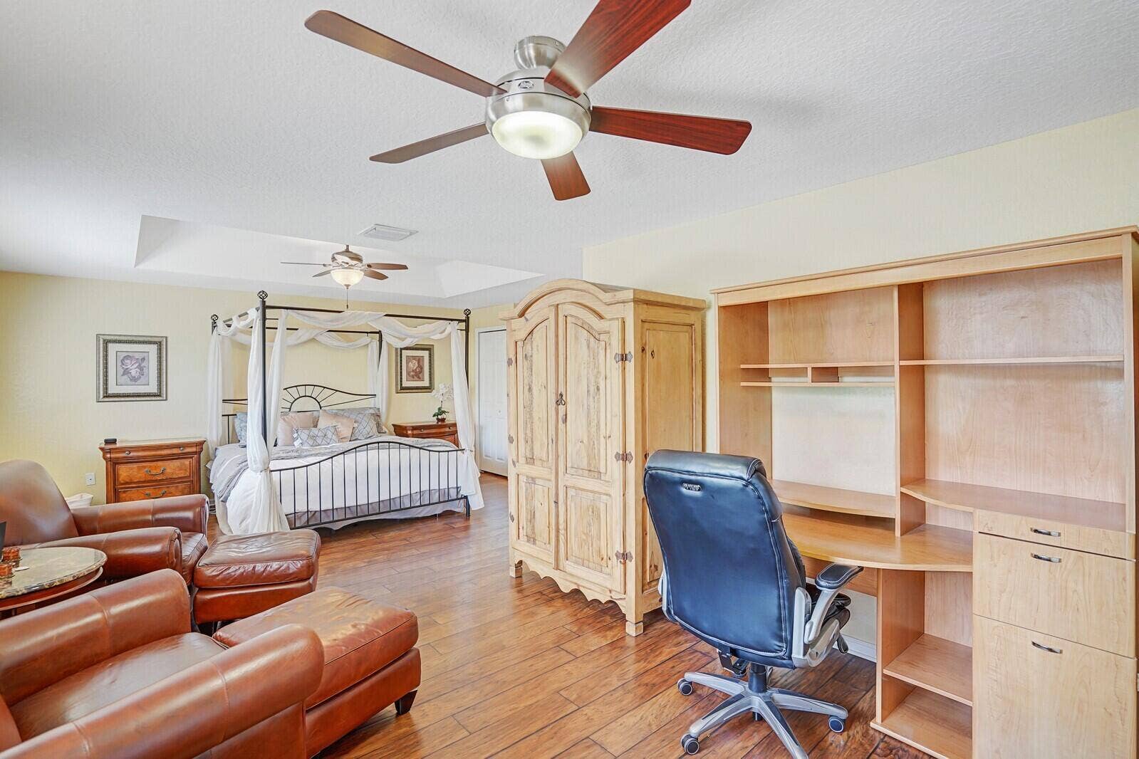 317 E Garden Cove Circle, Davie, FL 33325 B26066749