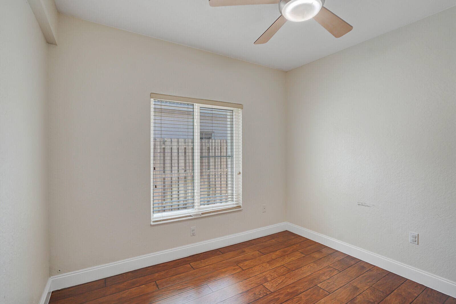 317 E Garden Cove Circle, Davie, FL 33325 B26066749