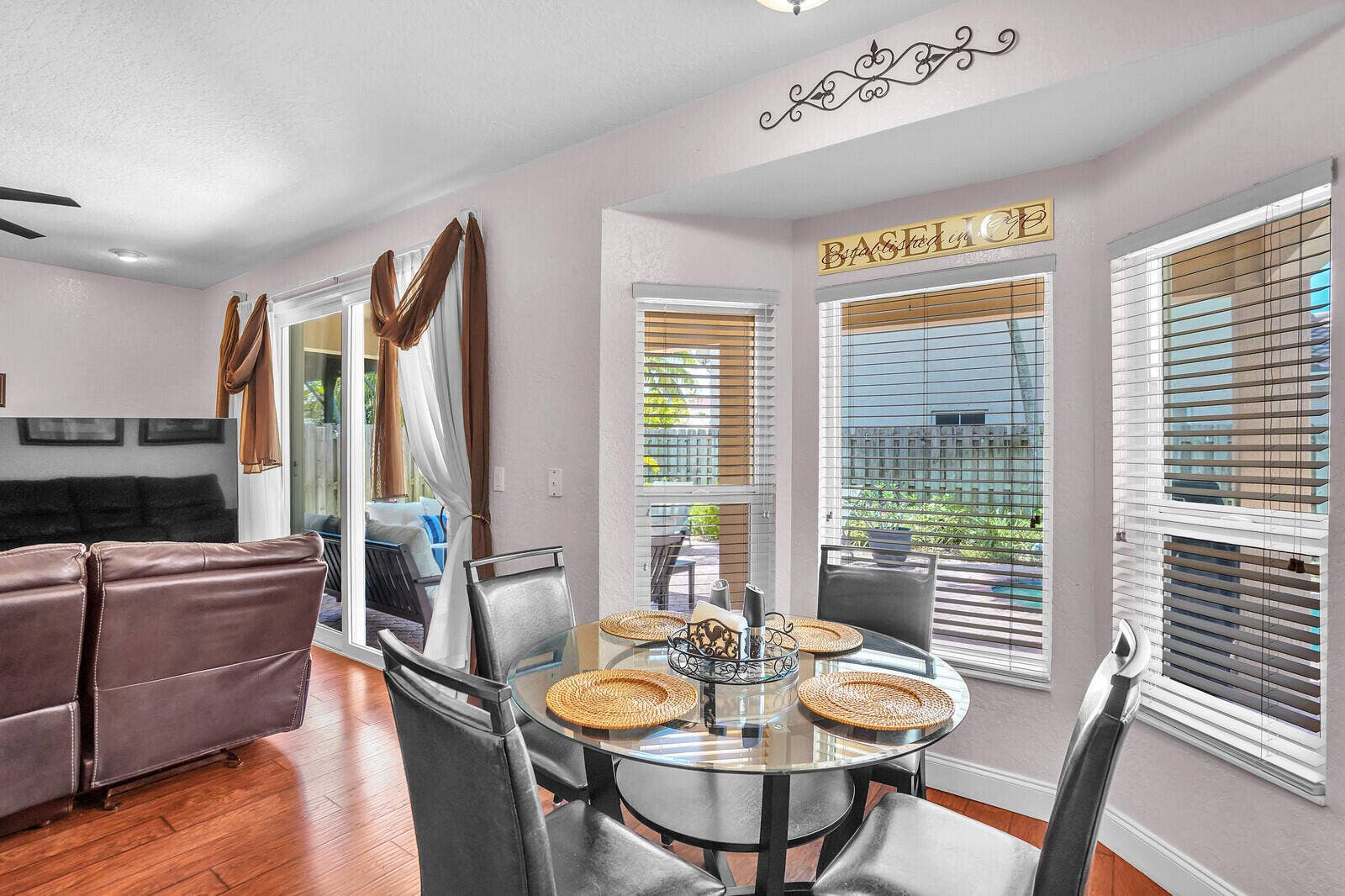 317 E Garden Cove Circle, Davie, FL 33325 B26066749