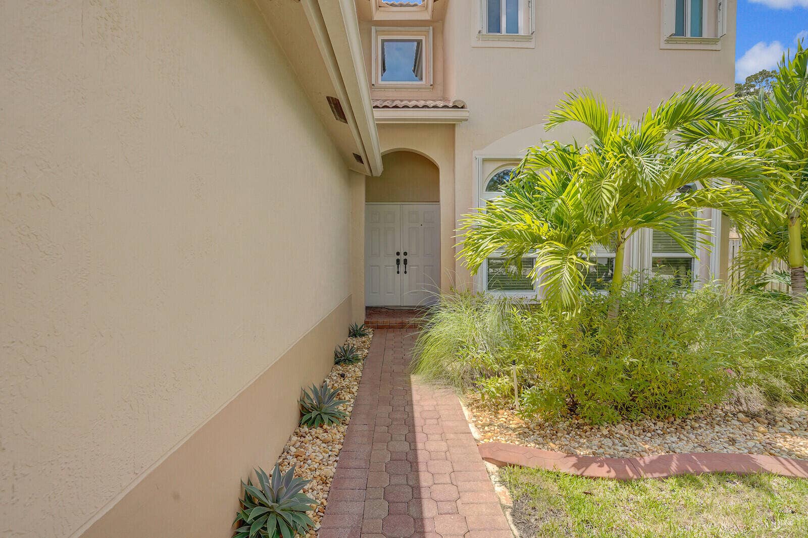 317 E Garden Cove Circle, Davie, FL 33325 317 E Garden Cove Circle,