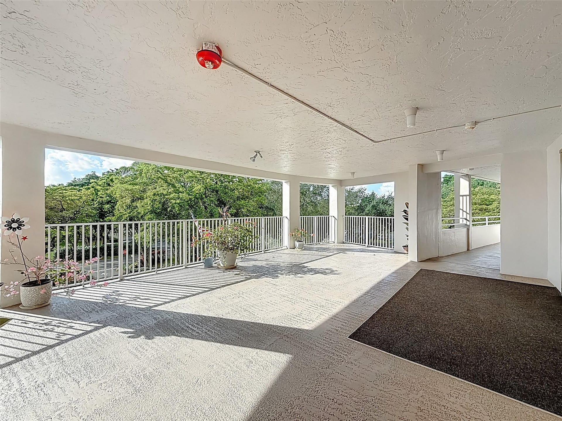 545 Oaks Lane, #410, Pompano Beach, FL 33069 Photo 6