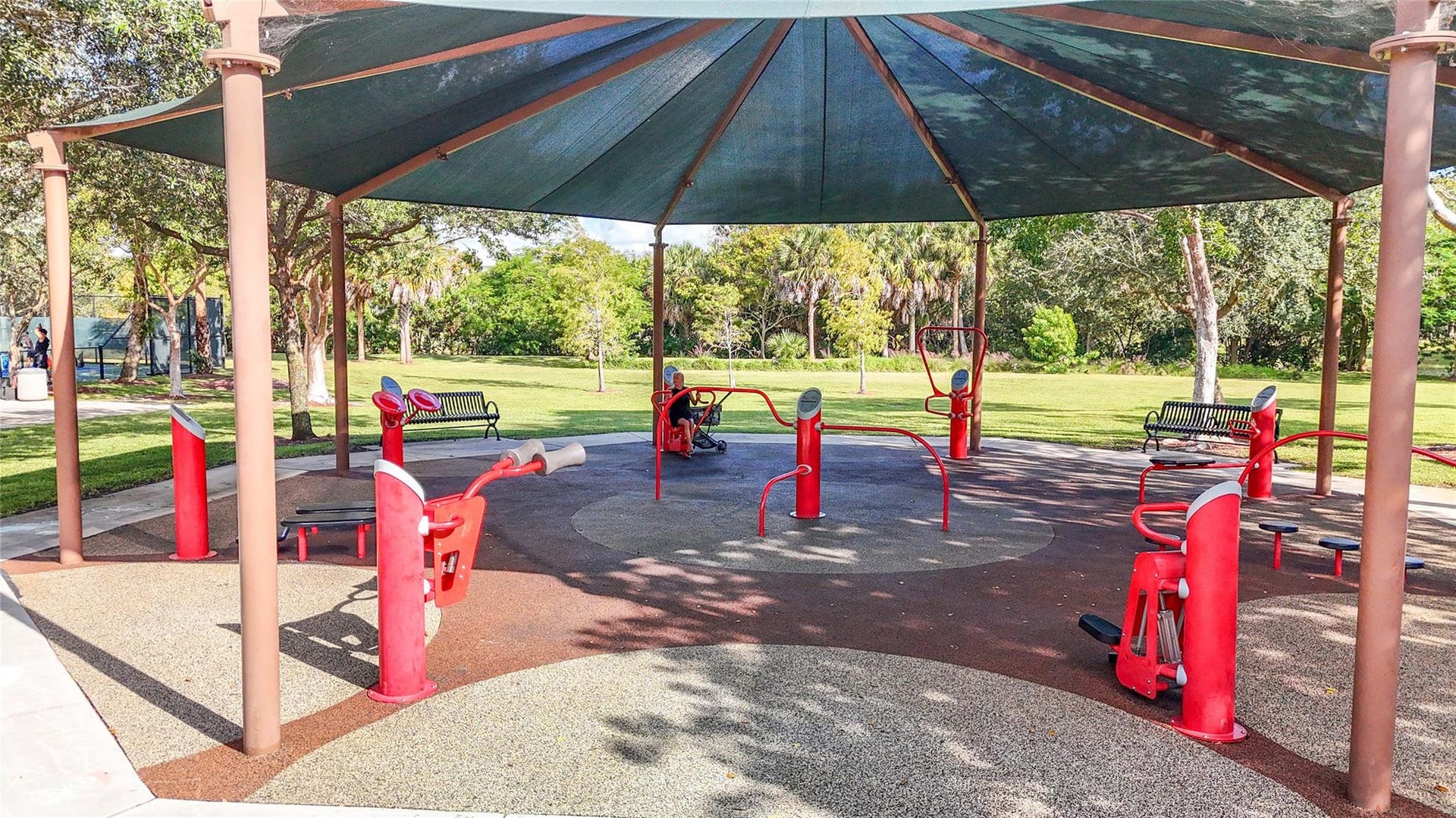 545 Oaks Lane, #410, Pompano Beach, FL 33069 Outdoor exercise facility