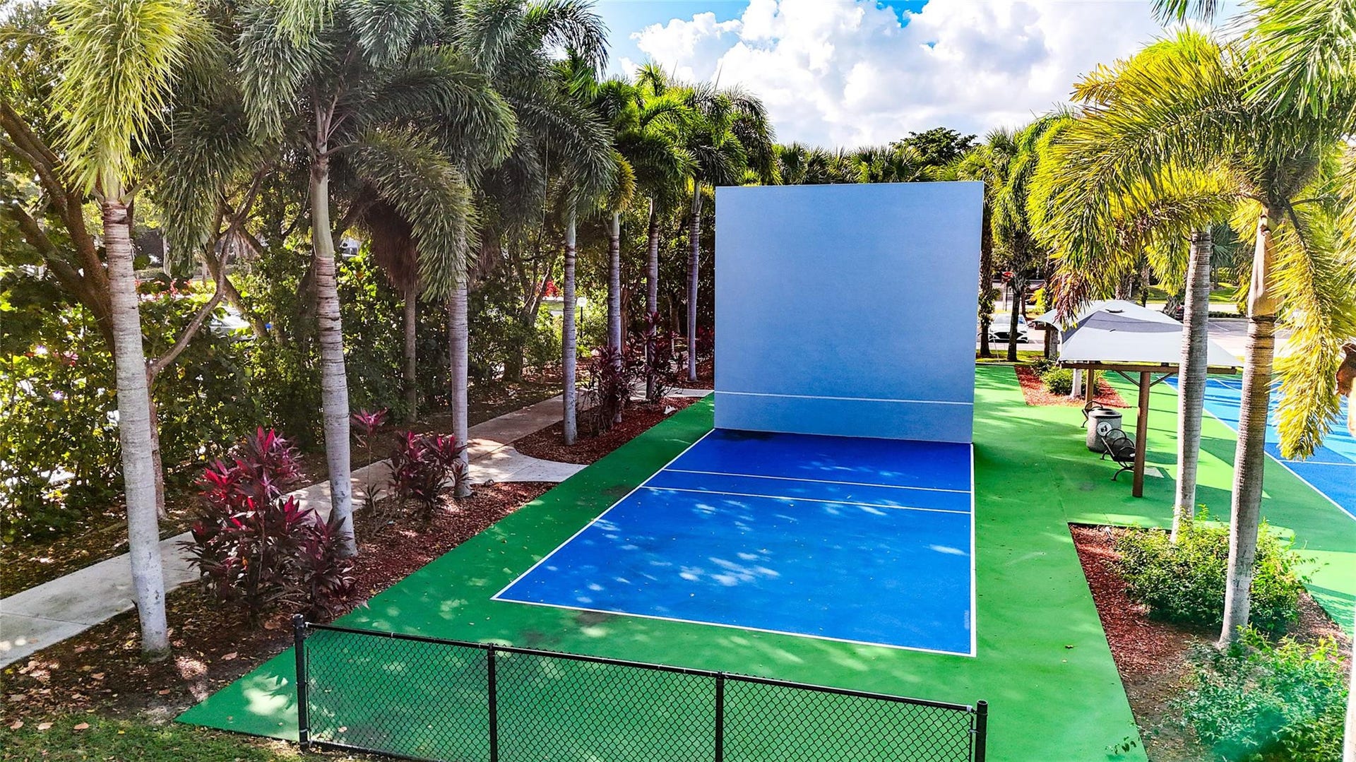 545 Oaks Lane, #410, Pompano Beach, FL 33069 Tennis/handball practice wall