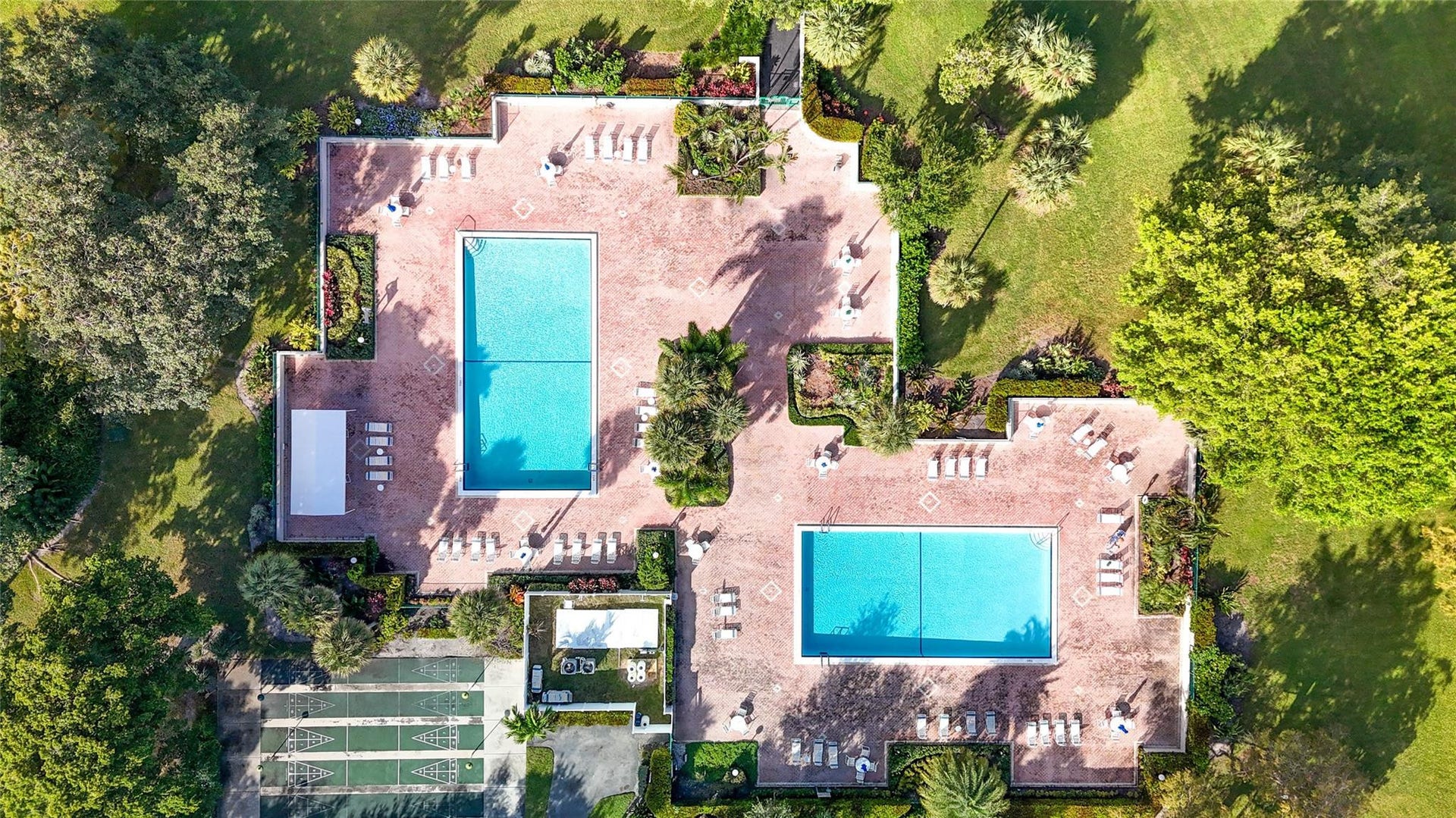 545 Oaks Lane, #410, Pompano Beach, FL 33069 2 Pools