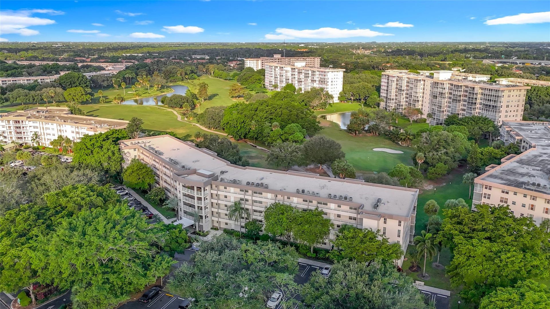 545 Oaks Lane, #410, Pompano Beach, FL 33069 Photo 2