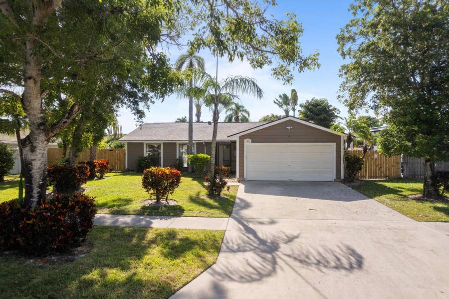 Property photo for 108 Cambridge Lane, Royal Palm Beach, FL