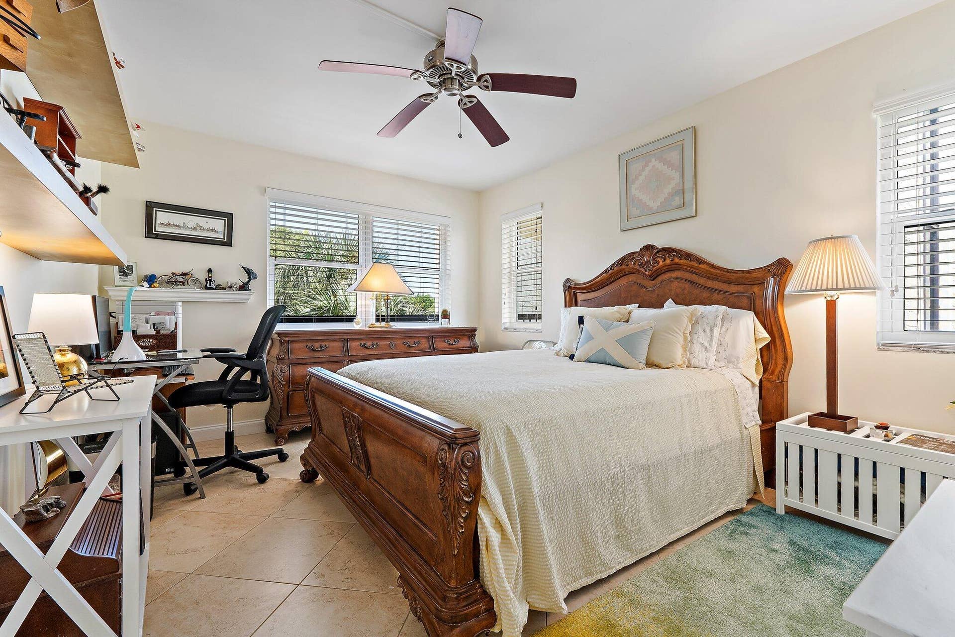 374 Golfview Road, #405, North Palm Beach, FL 33408 Guest Bedroom