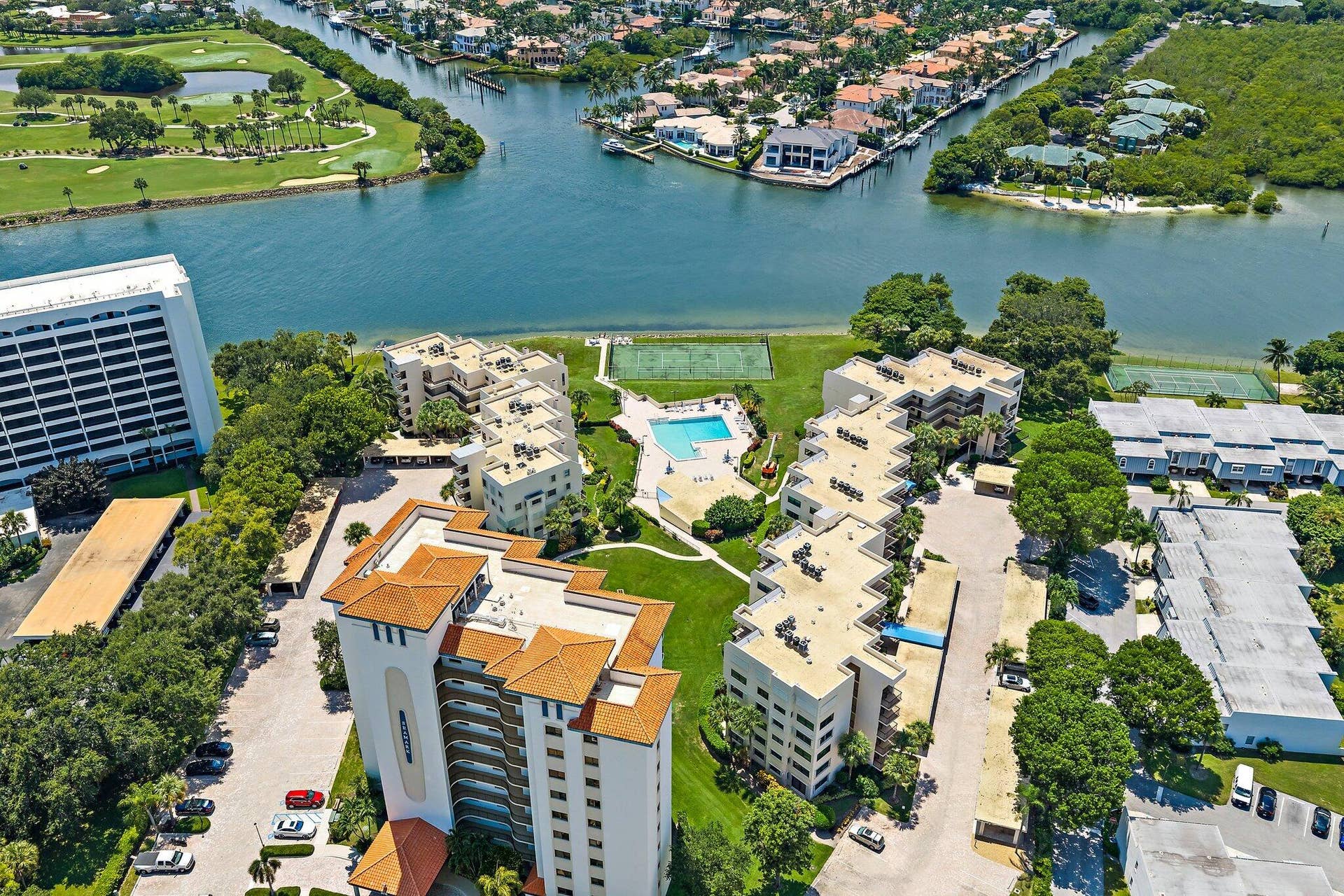 374 Golfview Road, #405, North Palm Beach, FL 33408 Overhead
