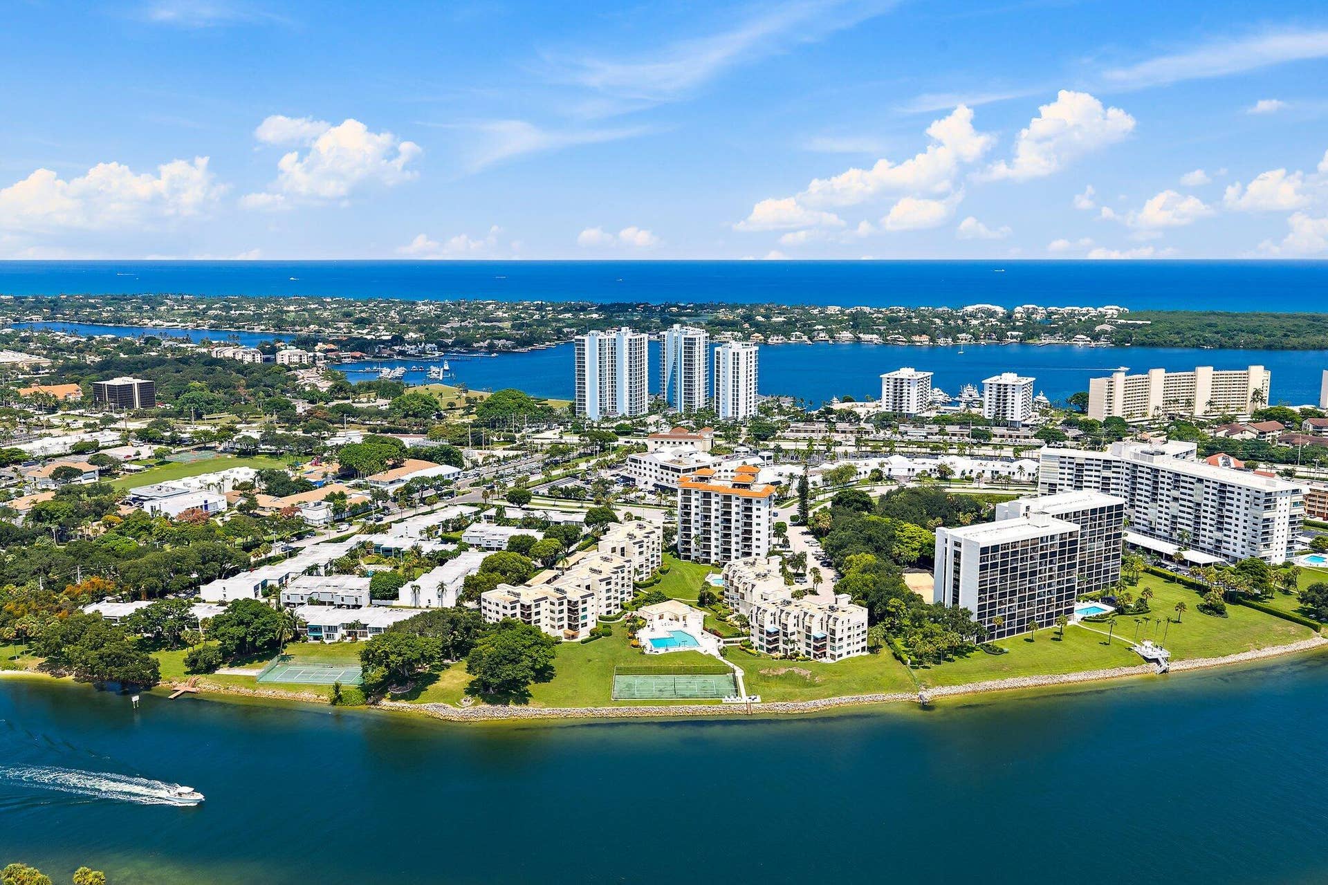 374 Golfview Road, #405, North Palm Beach, FL 33408 Aerial