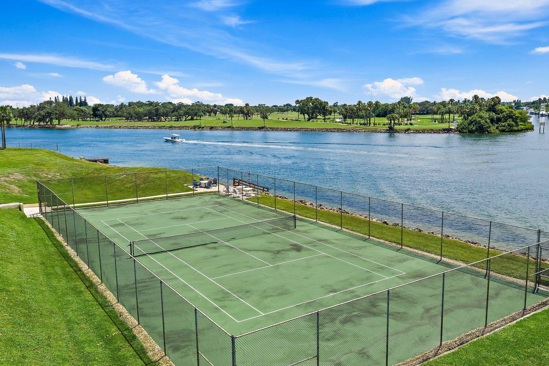 374 Golfview Road, #405, North Palm Beach, FL 33408 Community Tennis Court