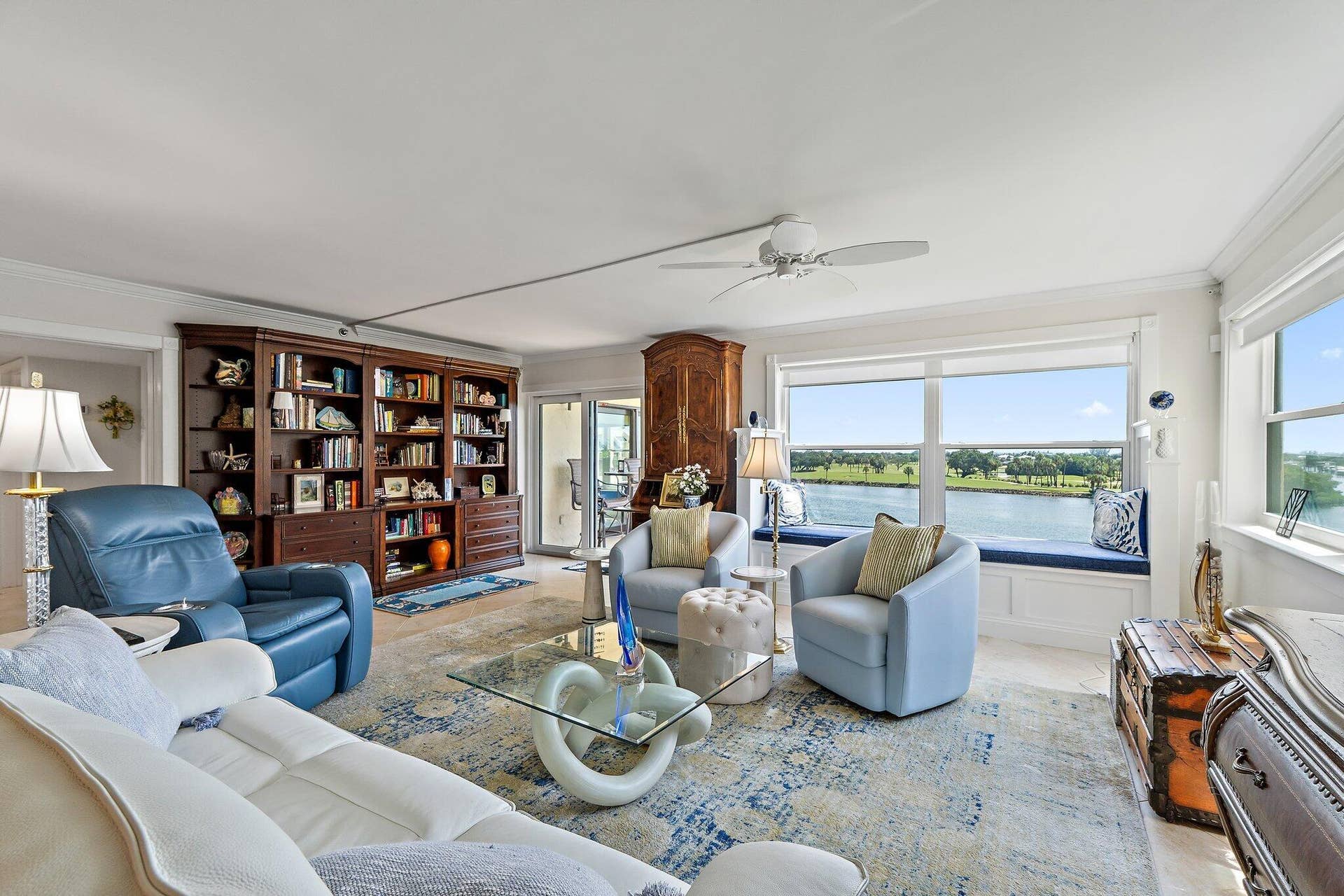 374 Golfview Road, #405, North Palm Beach, FL 33408 Great Room
