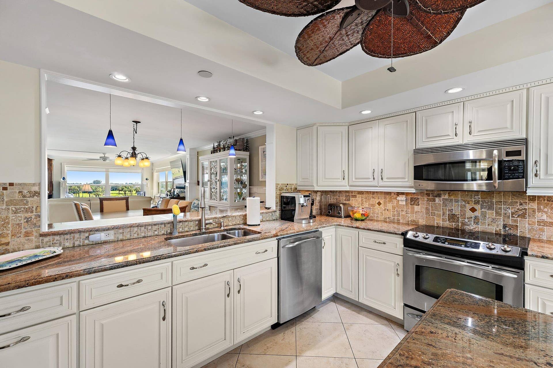 374 Golfview Road, #405, North Palm Beach, FL 33408 Kitchen