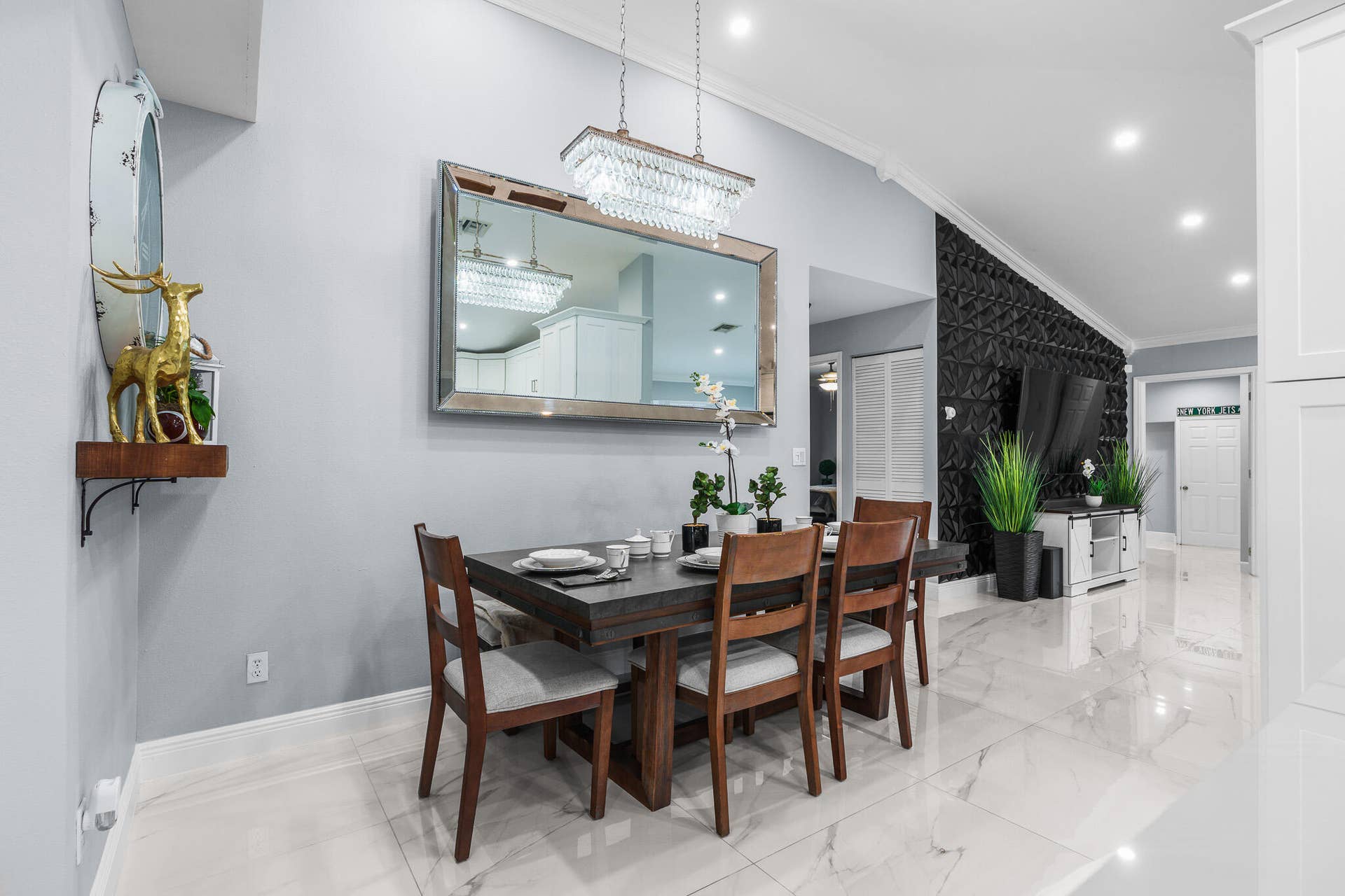533 NE 1st Avenue, Deerfield Beach, FL 33441 Dining Room