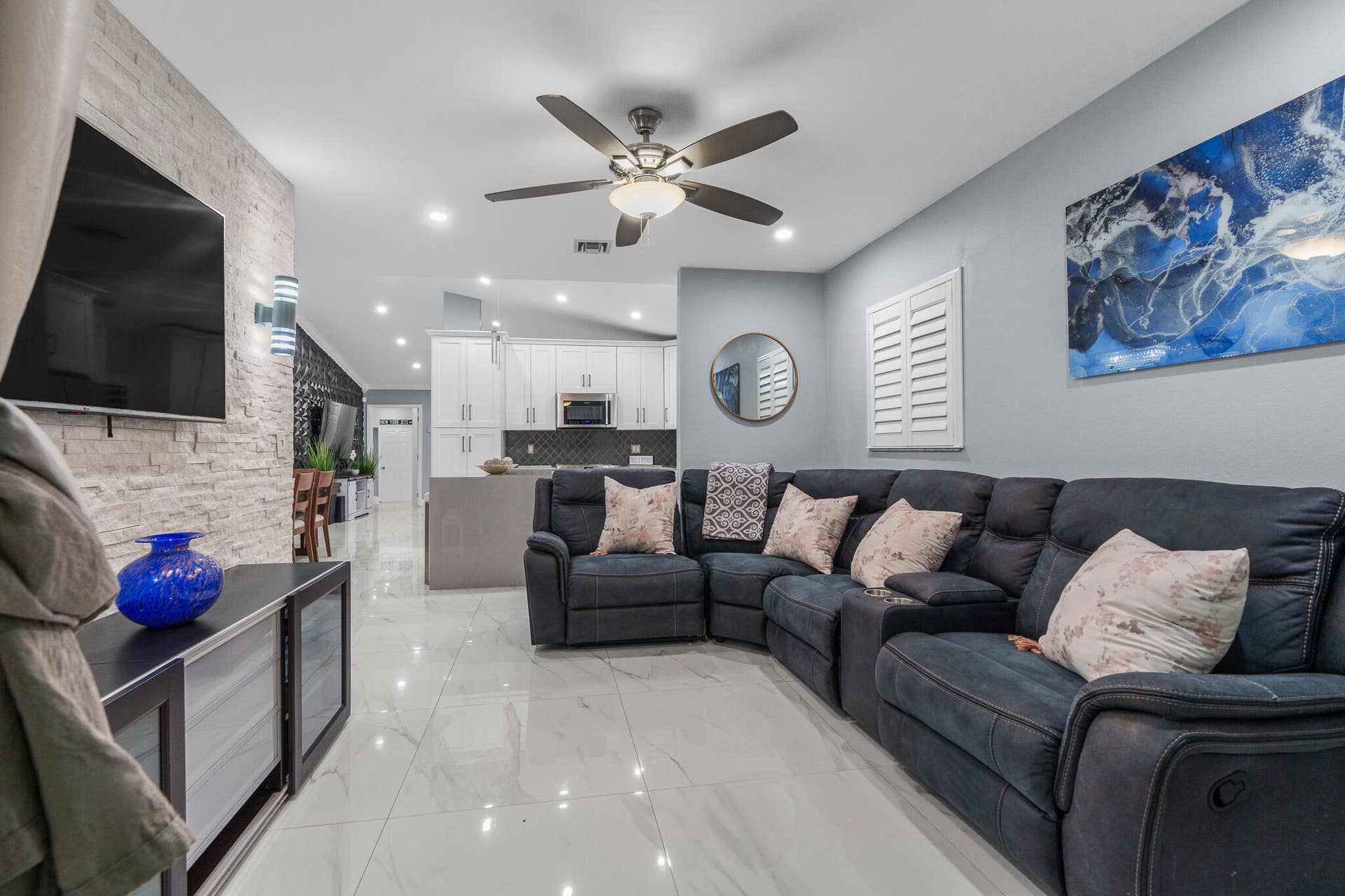 533 NE 1st Avenue, Deerfield Beach, FL 33441 Family Room