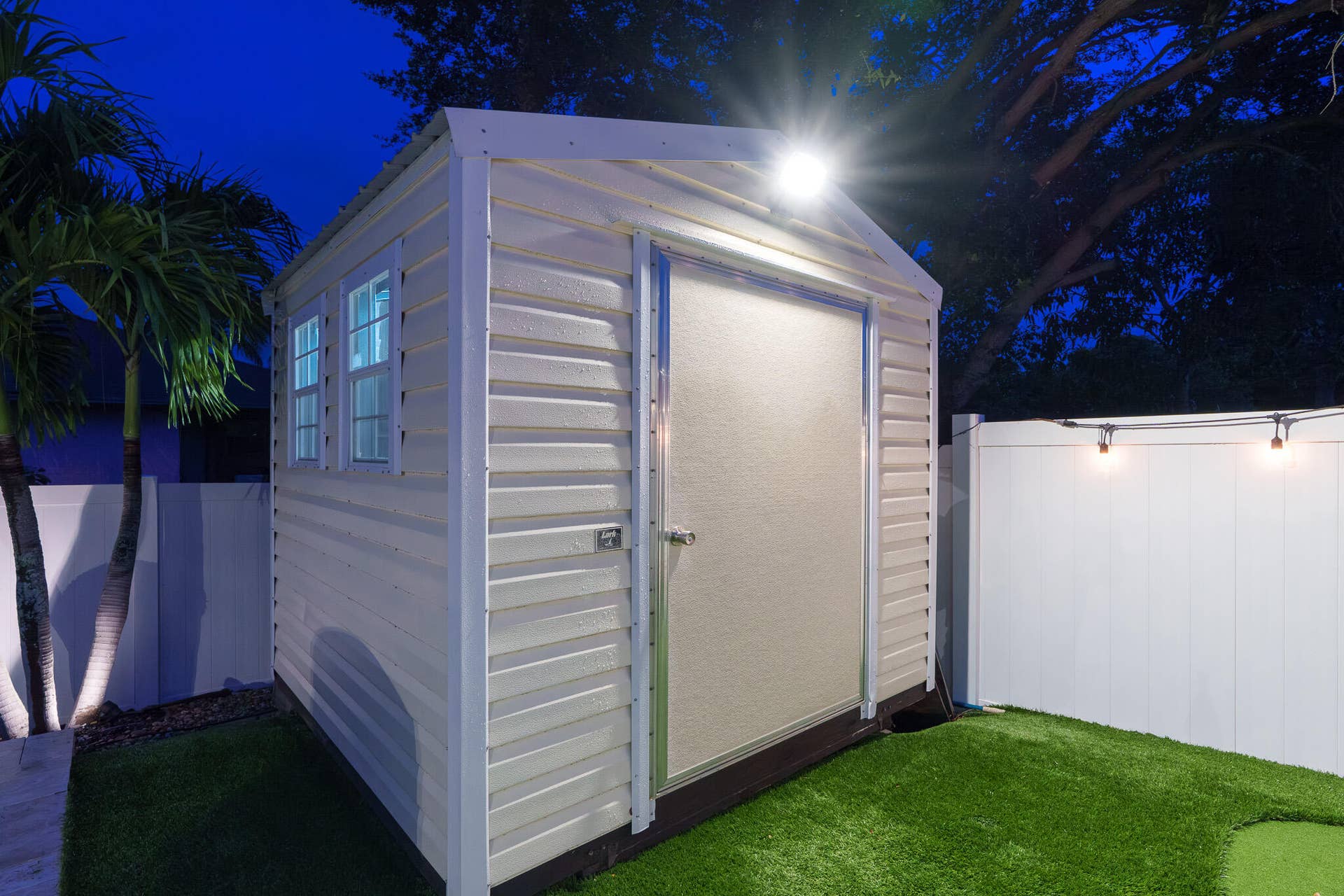 533 NE 1st Avenue, Deerfield Beach, FL 33441 Twilight Shed