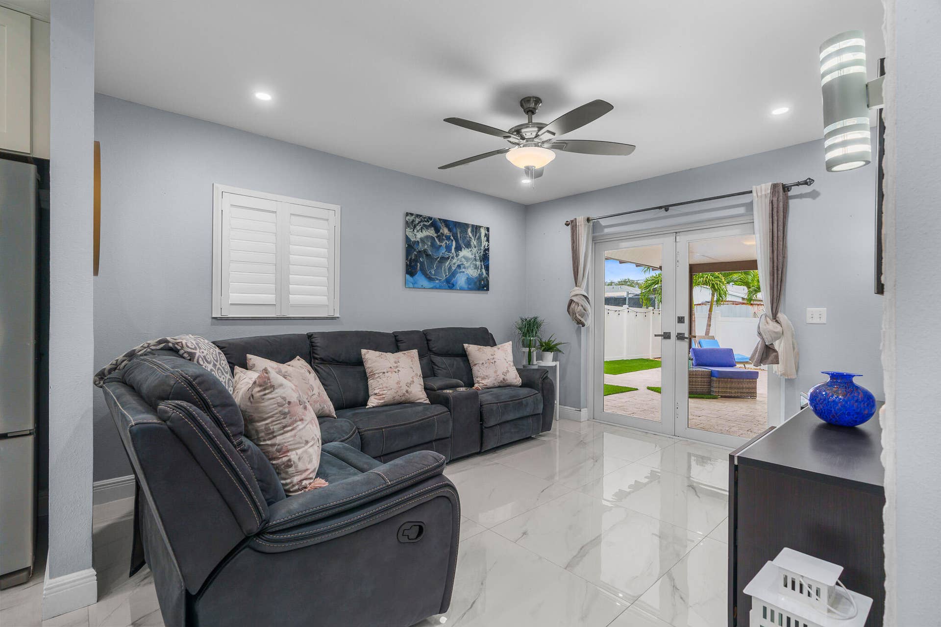533 NE 1st Avenue, Deerfield Beach, FL 33441 Family Room