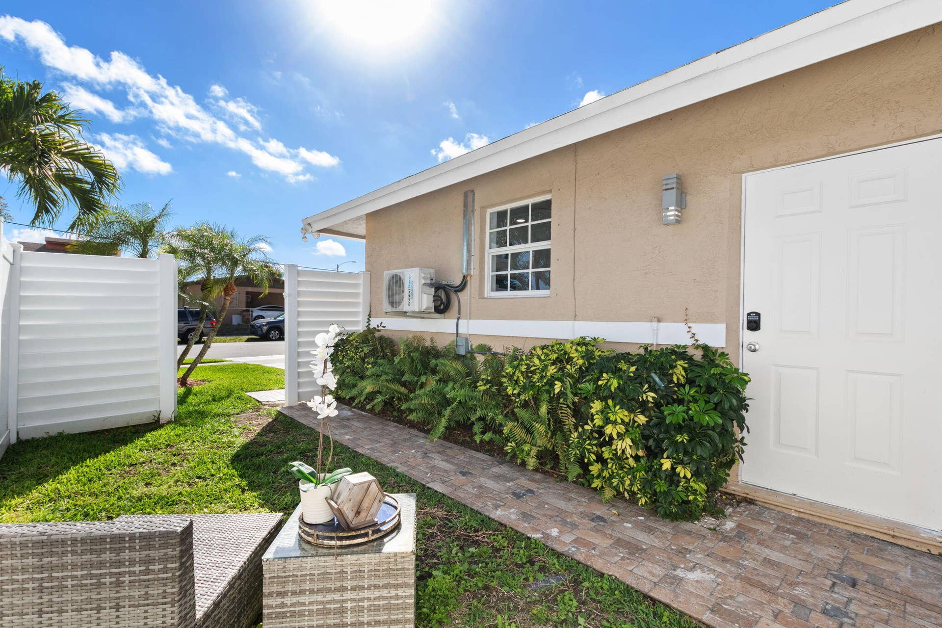 533 NE 1st Avenue, Deerfield Beach, FL 33441 In-Law Suite Entry View