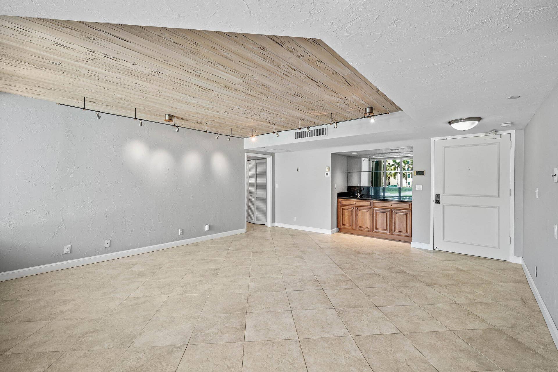 029-120Southeast5thAvenue-223-BocaRaton-