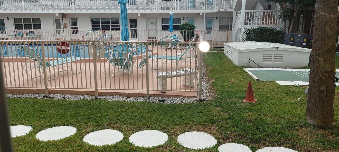 232 HIBISCUS Avenue, #114, Lauderdale-By-The-Sea, Lauderdale By The Sea, FL 33308 Pool area
