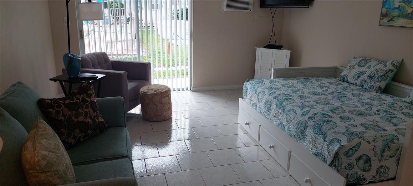 232 HIBISCUS Avenue, #114, Lauderdale-By-The-Sea, Lauderdale By The Sea, FL 33308 Liv Rm./Bed