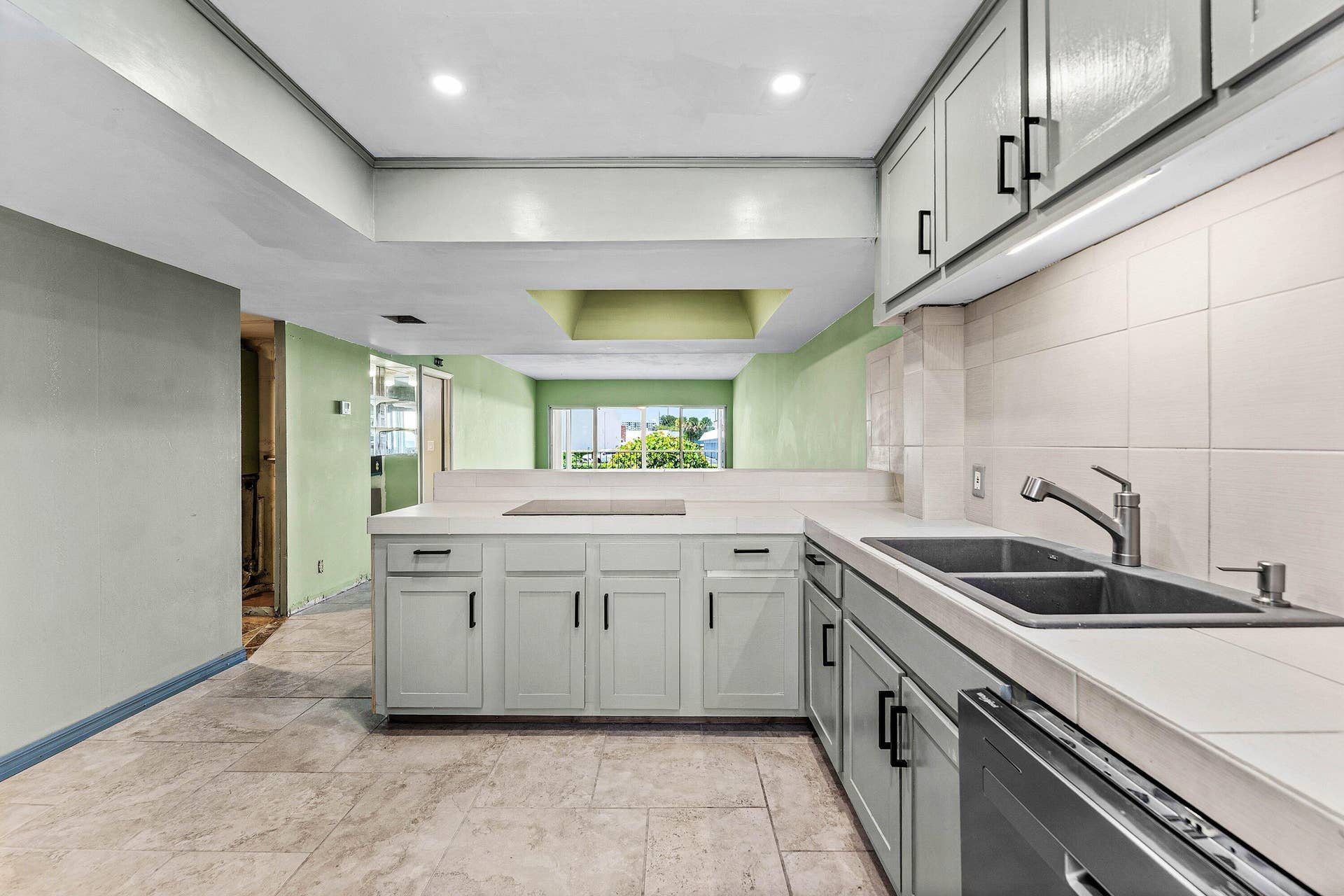 155 Yacht Club Drive, #101, North Palm Beach, FL 33408 6 006-155YachtClubDrive-101-NorthPalmBea