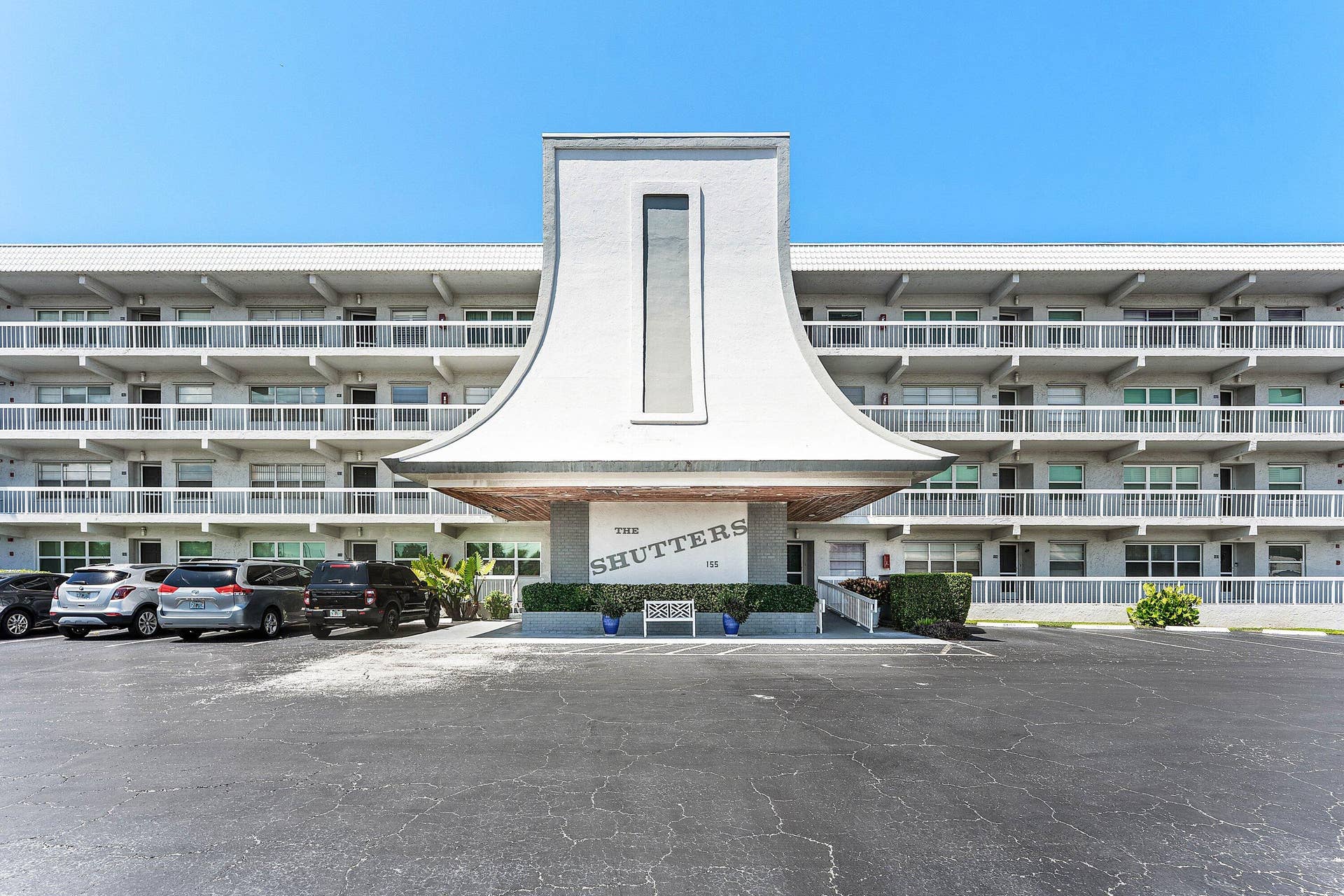 155 Yacht Club Drive, #101, North Palm Beach, FL 33408 18 001-155YachtClubDrive-101-NorthPalmBe