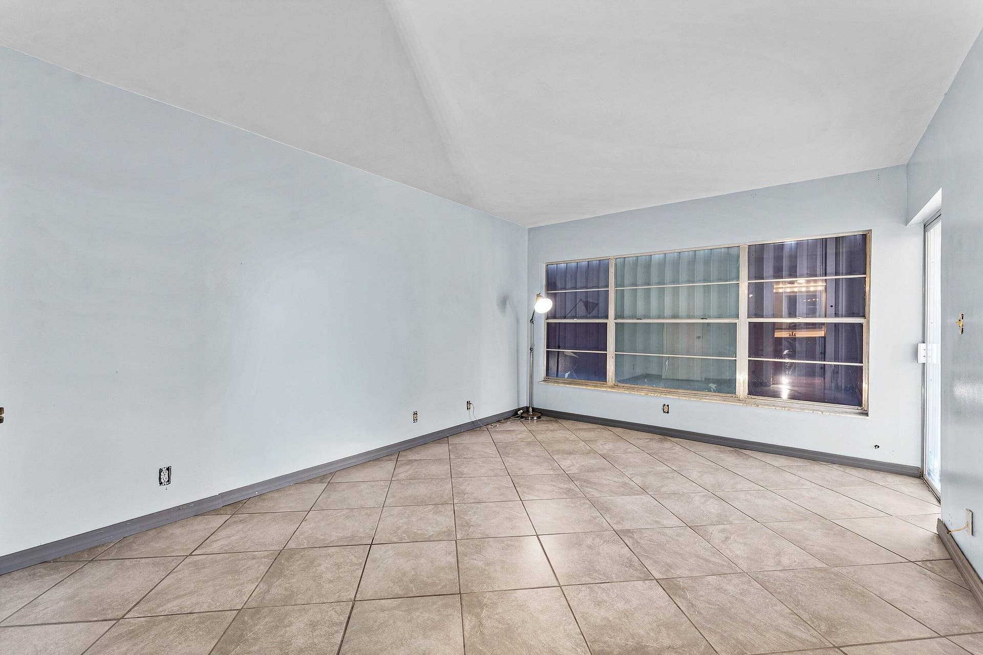 155 Yacht Club Drive, #101, North Palm Beach, FL 33408 10 017-155YachtClubDrive-101-NorthPalmBe