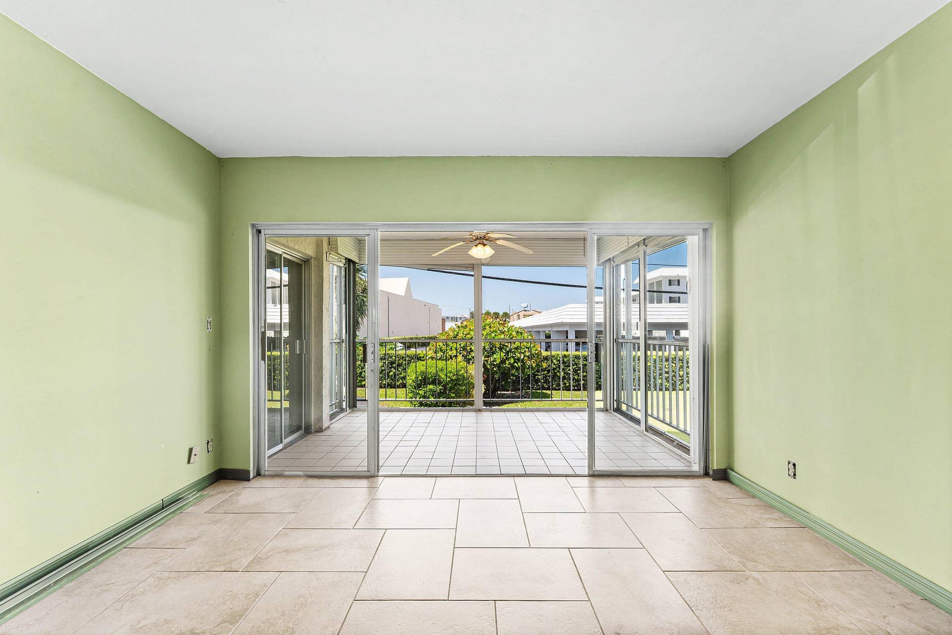 155 Yacht Club Drive, #101, North Palm Beach, FL 33408 1 010-155YachtClubDrive-101-NorthPalmBea