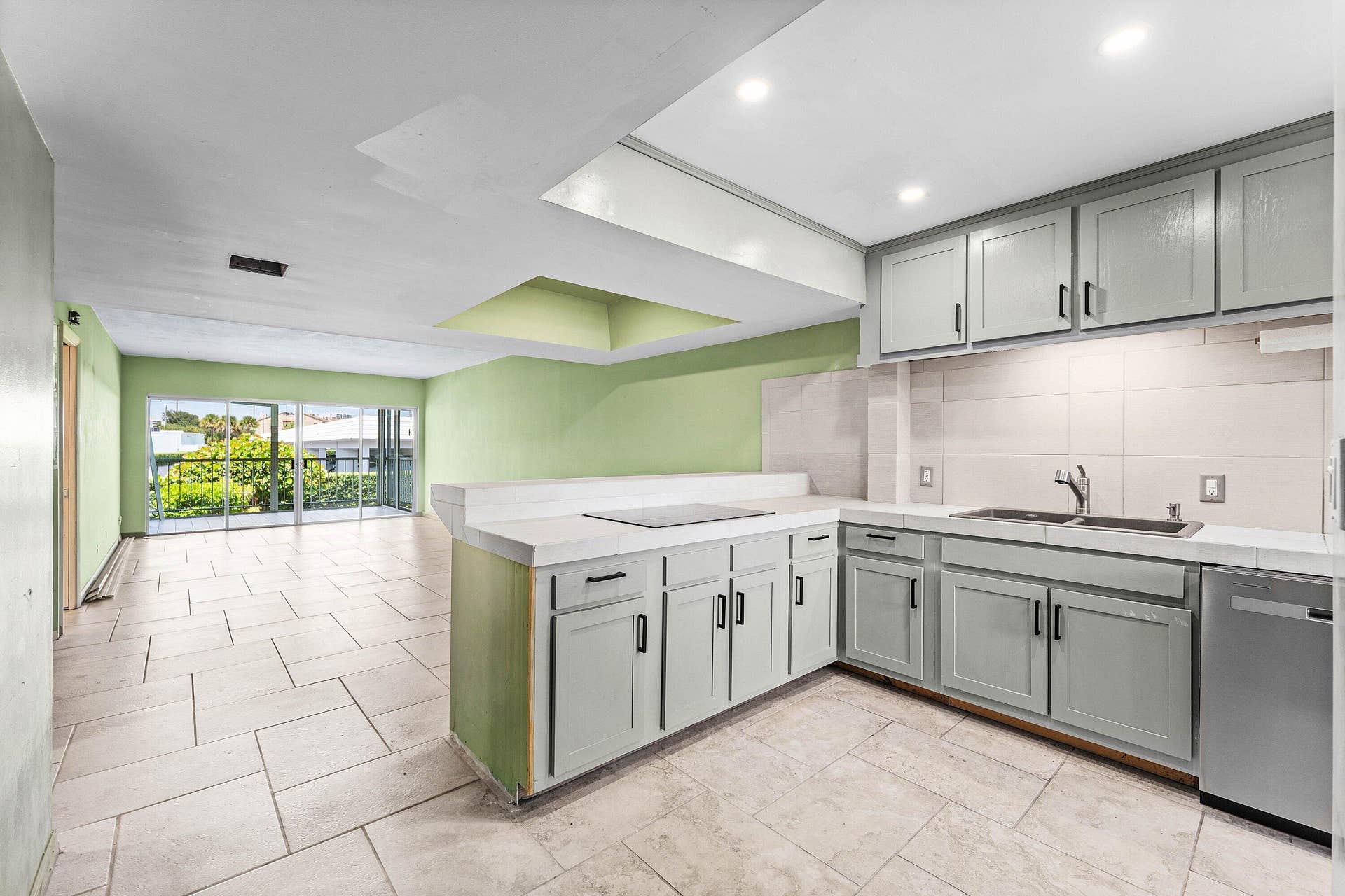 155 Yacht Club Drive, #101, North Palm Beach, FL 33408 3 004-155YachtClubDrive-101-NorthPalmBea