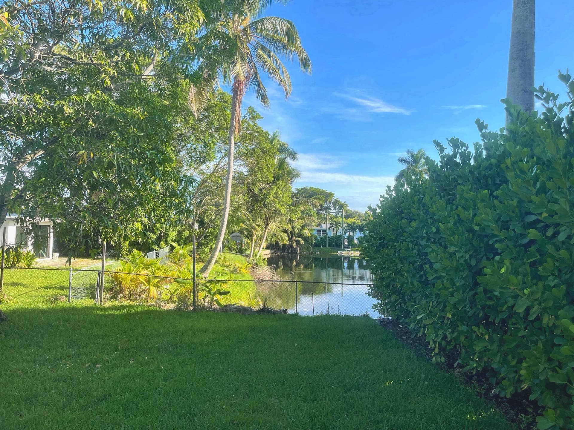 4329 SW 49TH Court, Dania Beach, FL 33314 04_Backyard_Waterfront_Wide