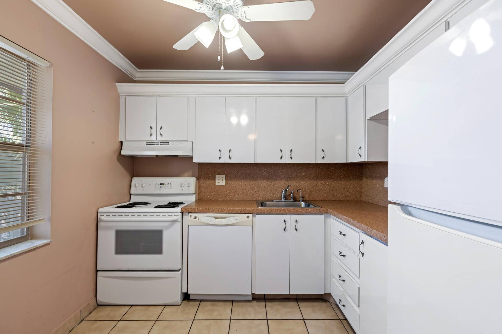 6 ABBEY Lane, #206, Delray Beach, FL 33446 Kitchen