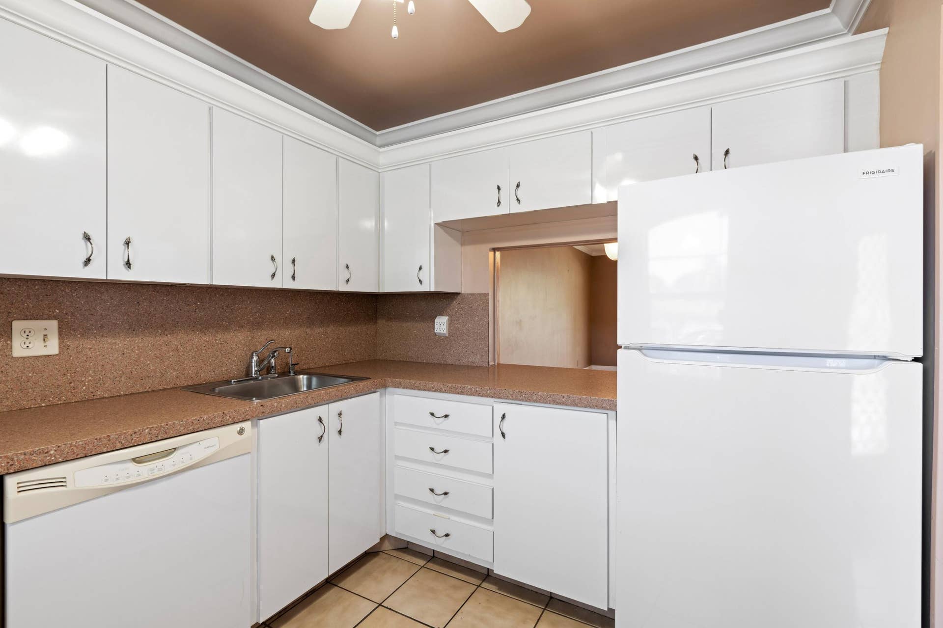 6 ABBEY Lane, #206, Delray Beach, FL 33446 Kitchen