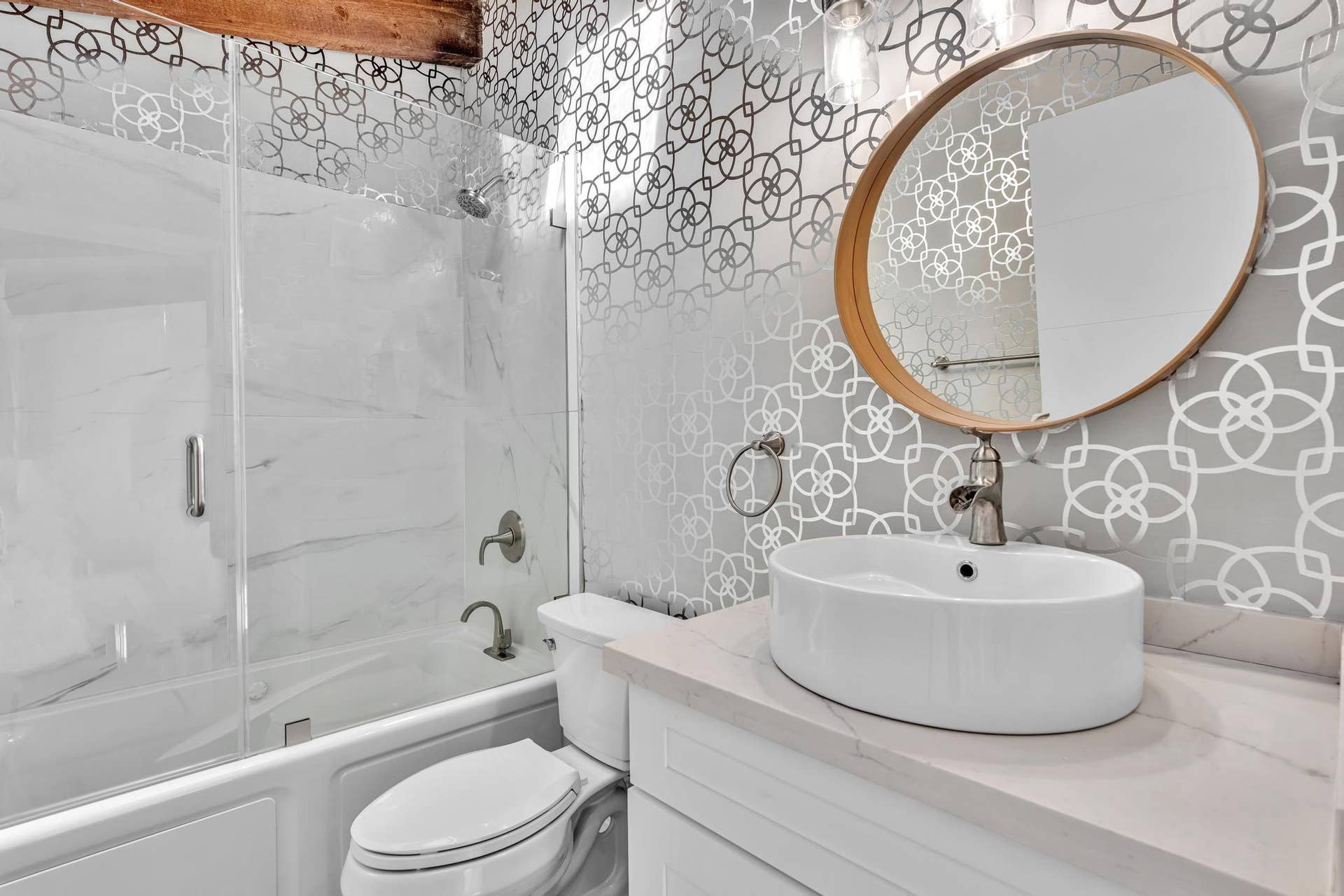 600 N VICTORIA Terrace, Fort Lauderdale, FL 33304 Second Bathroom with glass door shower.