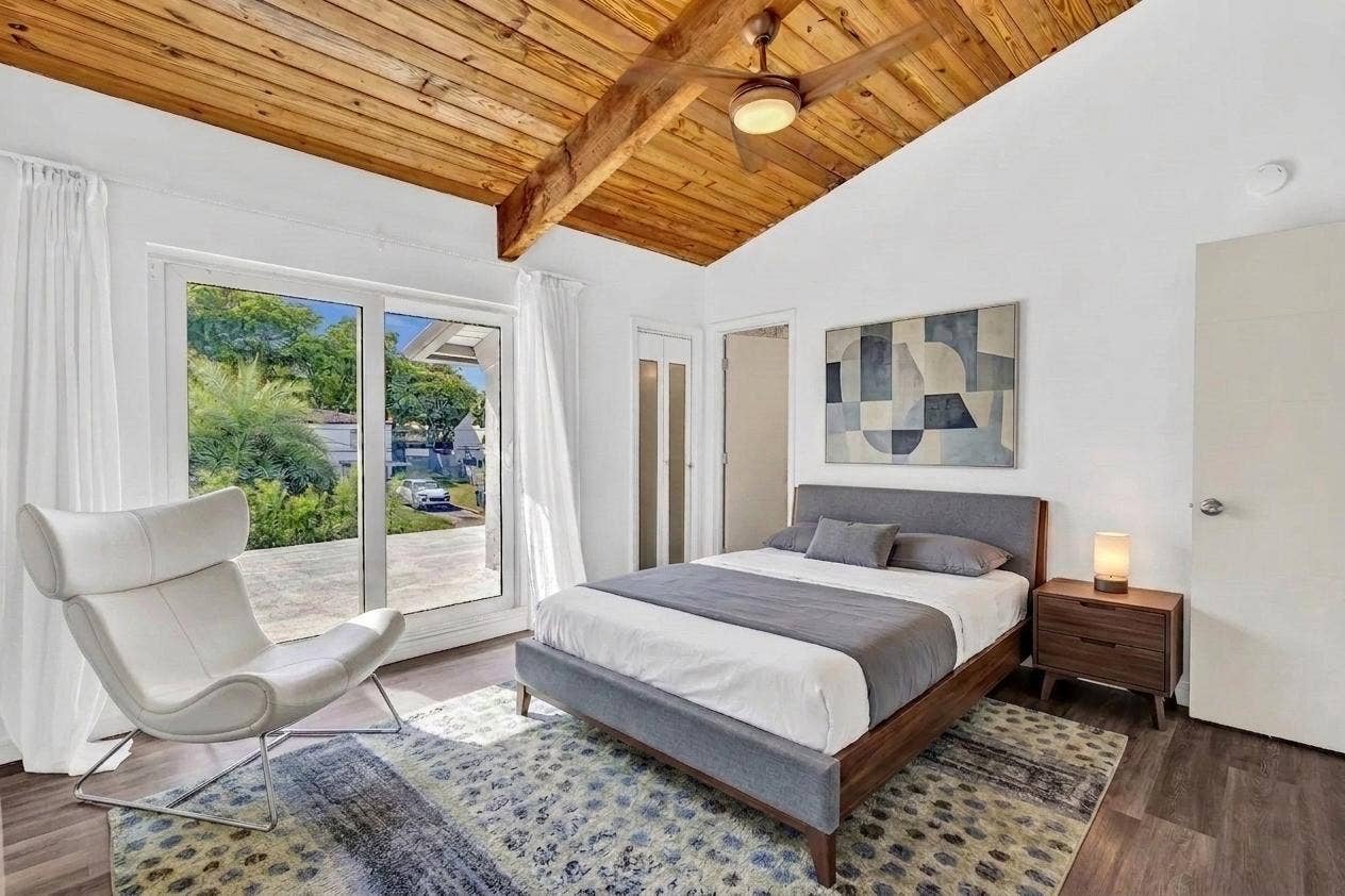 600 N VICTORIA Terrace, Fort Lauderdale, FL 33304 Second Bedroom upstairs Virtually Staged