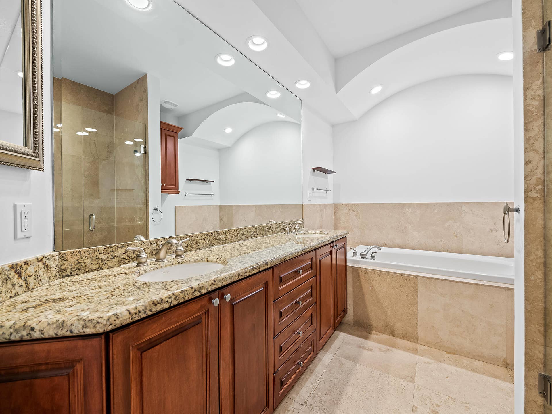 1423 NE 26th Avenue, #1423, Fort Lauderdale, FL 33304 DSC_6608