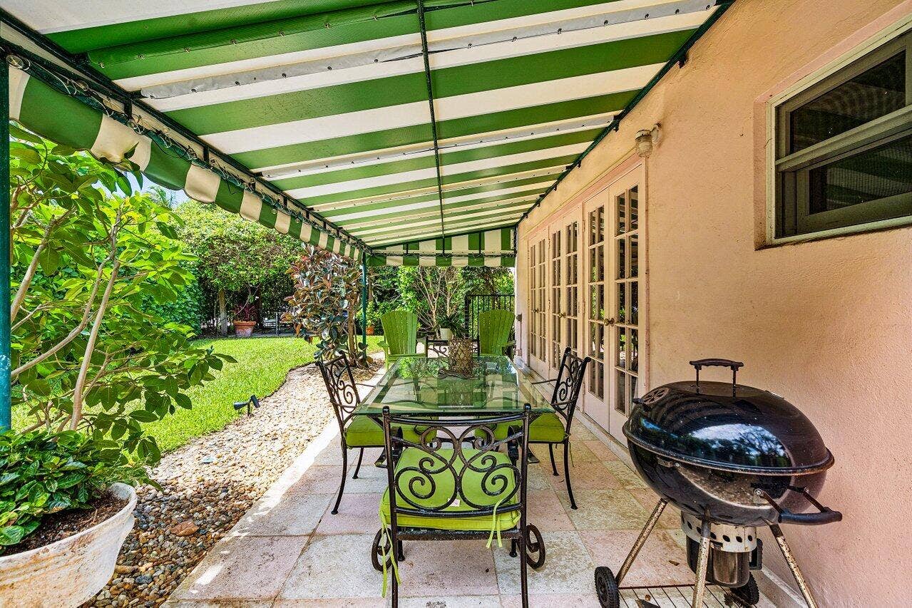 032-210DebraLane-PalmBeach-FL-33480-SMAL