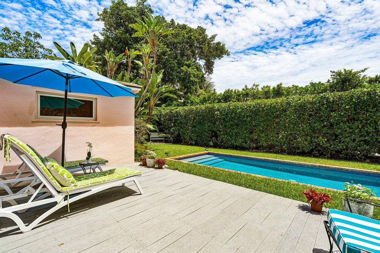 036-210DebraLane-PalmBeach-FL-33480-SMAL