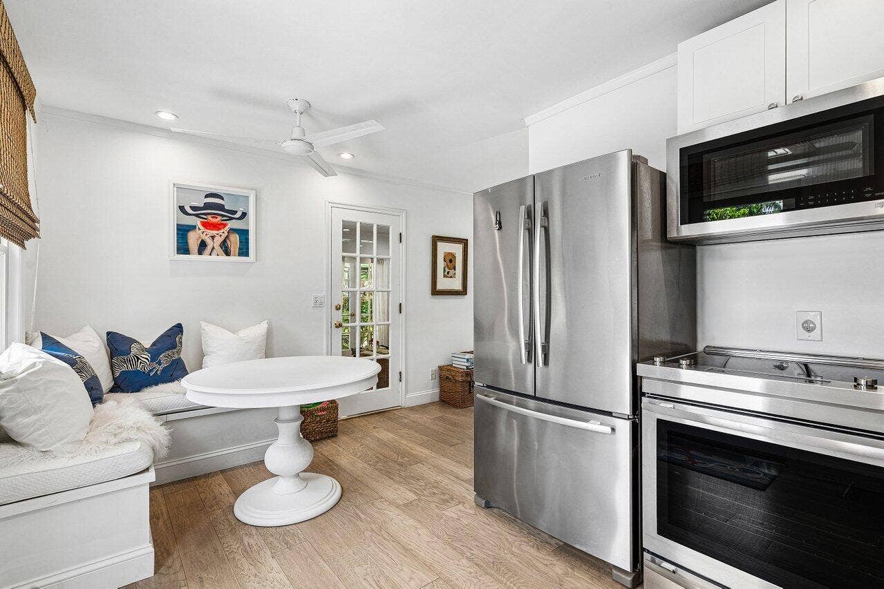 024-210DebraLane-PalmBeach-FL-33480-SMAL