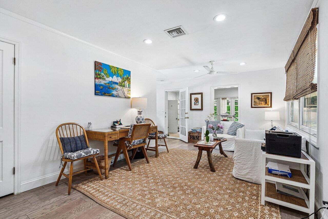 005-210DebraLane-PalmBeach-FL-33480-SMAL