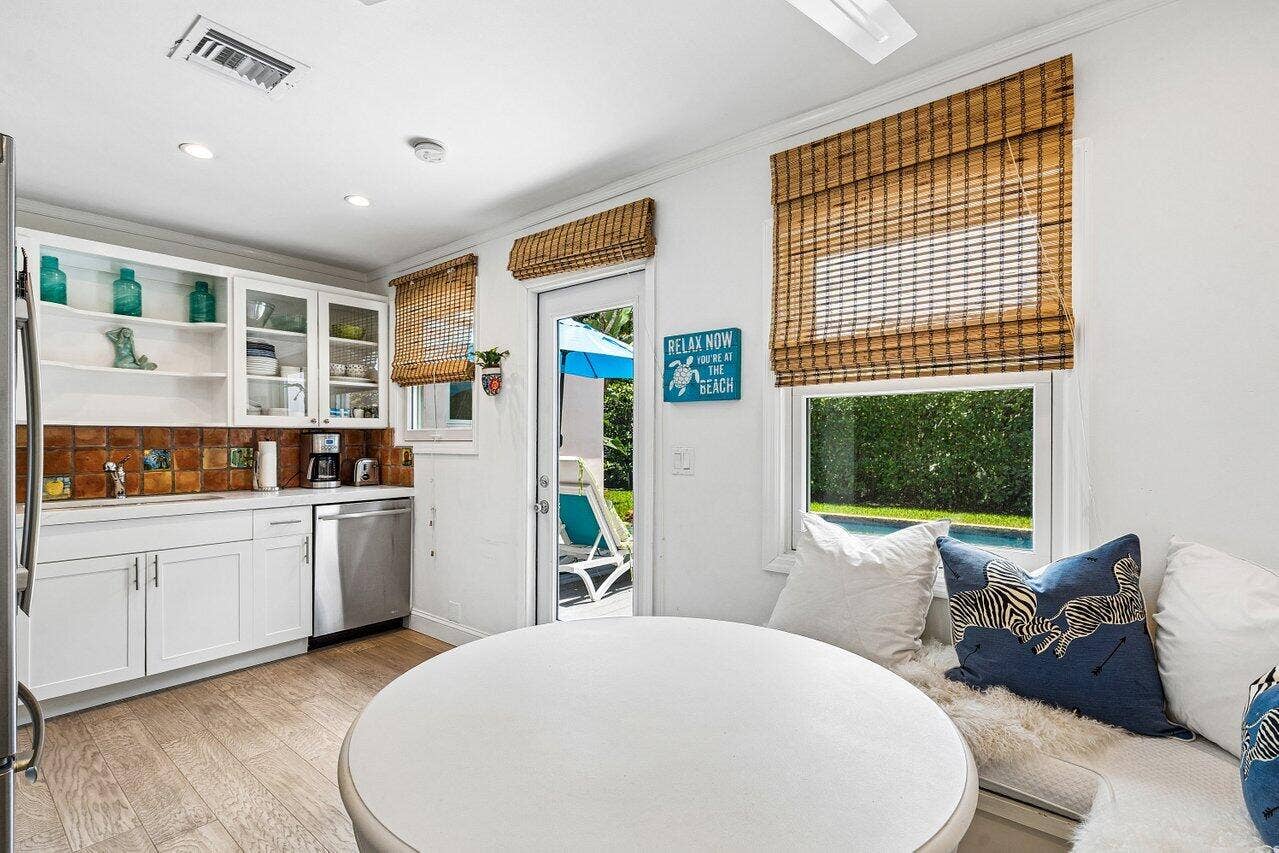 020-210DebraLane-PalmBeach-FL-33480-SMAL