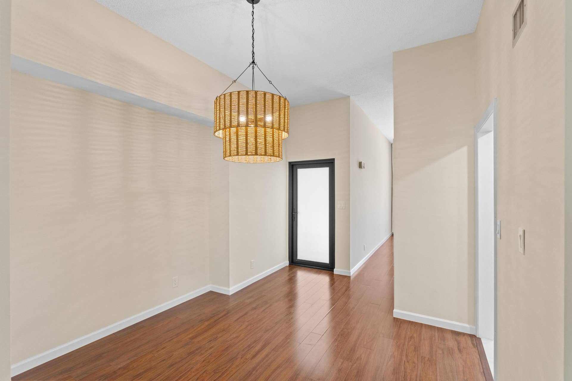 Dining area/front entry