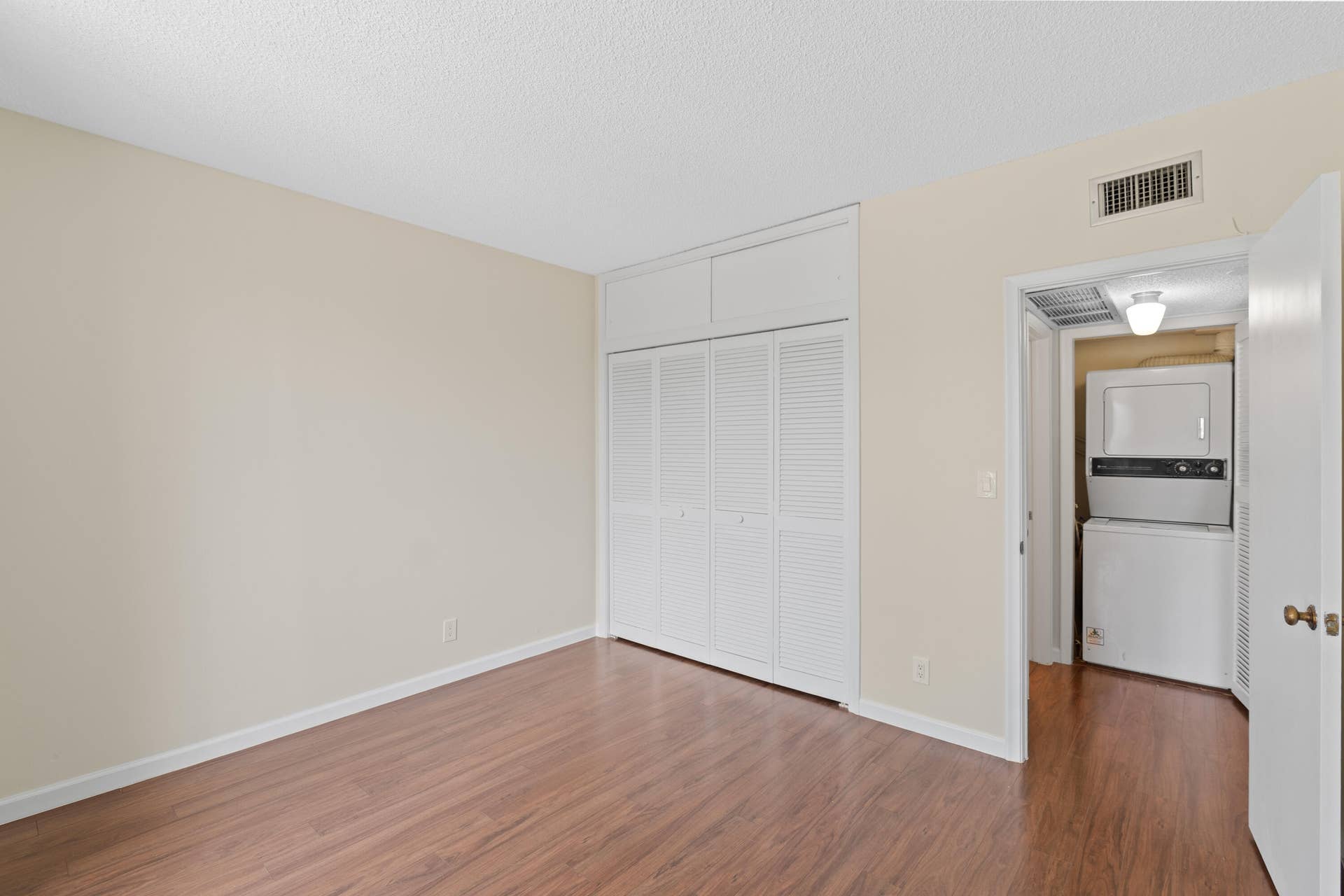 Guest bedroom