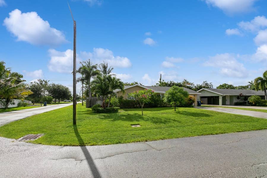 Property photo for 1615 Venus Avenue, Jupiter, FL