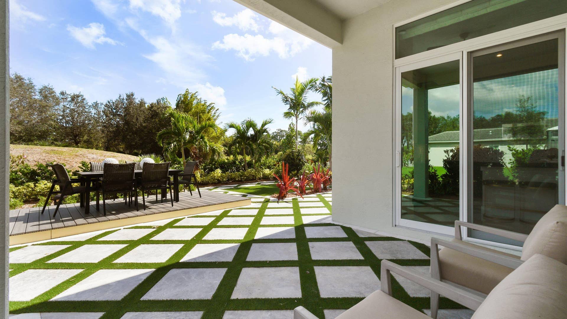 132 SE VIA TIRSO, Port St Lucie, FL 34952 lrg_lanai1