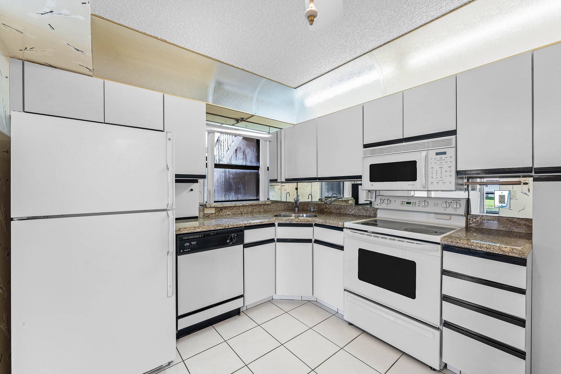 8577 Boca Glades Boulevard W, #A, Boca Raton, FL 33434 Kitchen