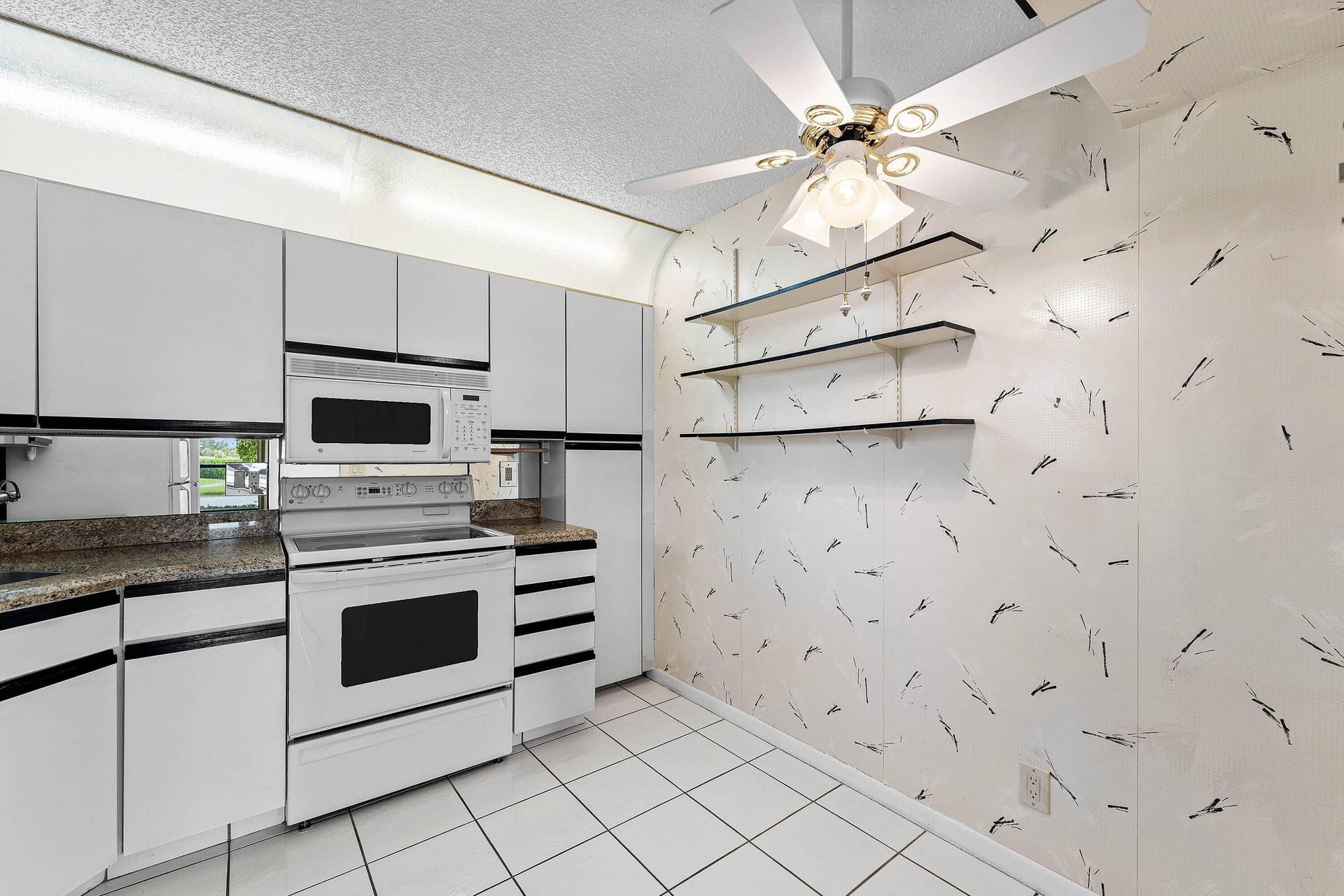8577 Boca Glades Boulevard W, #A, Boca Raton, FL 33434 Kitchen